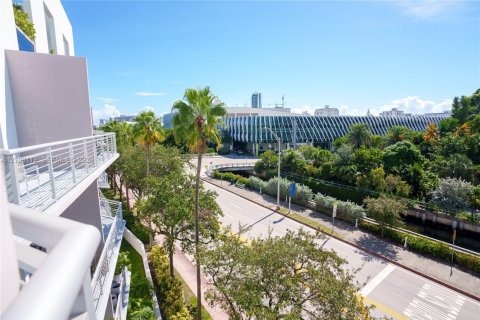 Copropriété à vendre à Miami Beach, Floride: 1 chambre, 89.74 m2 № 2407828 - photo 11