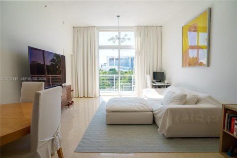 Copropriété à vendre à Miami Beach, Floride: 1 chambre, 89.74 m2 № 2407828 - photo 2