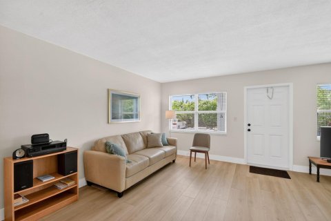 Condo in Ocean Ridge, Florida, 1 bedroom  № 2153626 - photo 9