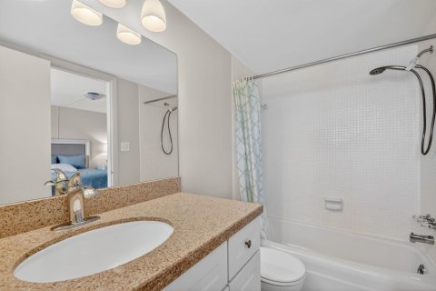 Condo in Ocean Ridge, Florida, 1 bedroom  № 2153626 - photo 30