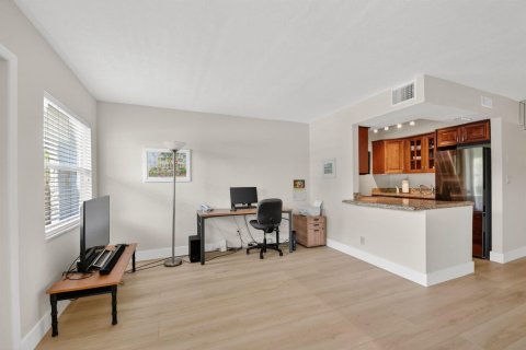 Condo in Ocean Ridge, Florida, 1 bedroom  № 2153626 - photo 15