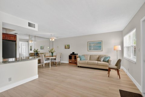 Condo in Ocean Ridge, Florida, 1 bedroom  № 2153626 - photo 16