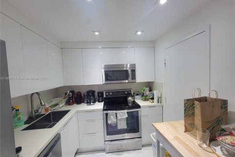 Condominio en alquiler en Miami Beach, Florida, 1 dormitorio, 78.97 m2 № 1950559 - foto 19