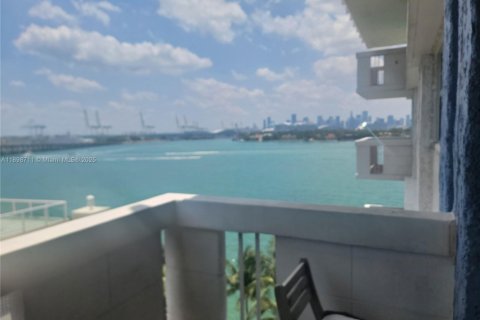 Condominio en alquiler en Miami Beach, Florida, 1 dormitorio, 78.97 m2 № 1950559 - foto 13