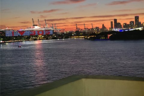 Condominio en alquiler en Miami Beach, Florida, 1 dormitorio, 78.97 m2 № 1950559 - foto 20