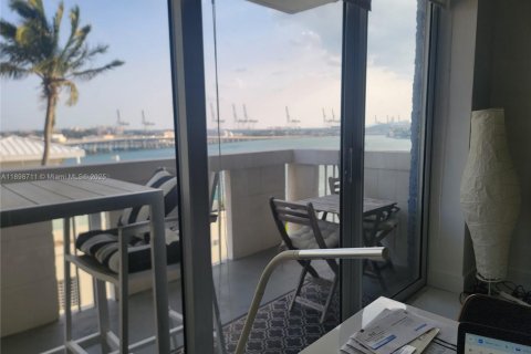 Condominio en alquiler en Miami Beach, Florida, 1 dormitorio, 78.97 m2 № 1950559 - foto 14