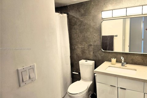 Copropriété à louer à Miami Beach, Floride: 2 chambres, 95.69 m2 № 1924338 - photo 16