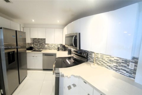 Copropriété à louer à Miami Beach, Floride: 2 chambres, 95.69 m2 № 1924338 - photo 8