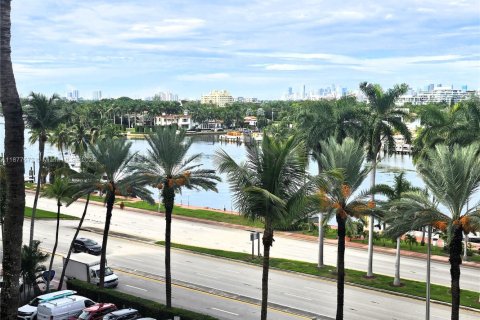 Copropriété à louer à Miami Beach, Floride: 2 chambres, 95.69 m2 № 1924338 - photo 27