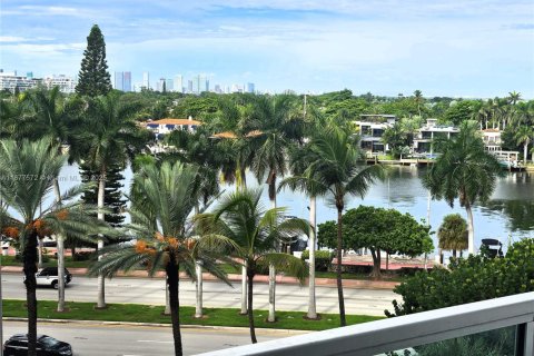 Copropriété à louer à Miami Beach, Floride: 2 chambres, 95.69 m2 № 1924338 - photo 23