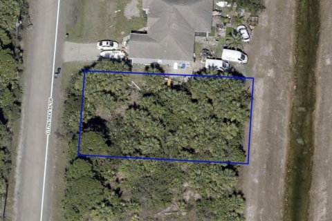 Land in Palm Bay, Florida № 846241 - photo 1