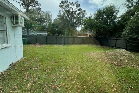 House in Tampa, Florida 4 bedrooms № 1794879 - photo 14