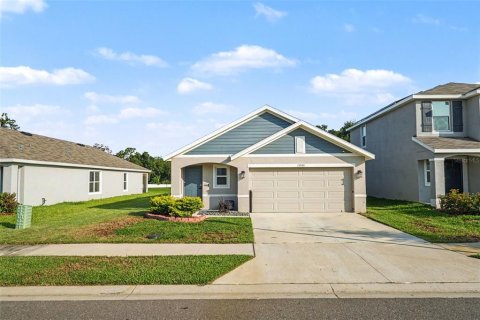 House in Dade City, Florida 3 bedrooms, 145.48 sq.m. № 2266316