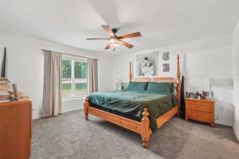 House in Dade City, Florida 3 bedrooms, 145.48 sq.m. № 2266316 - photo 5