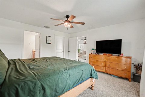House in Dade City, Florida 3 bedrooms, 145.48 sq.m. № 2266316 - photo 18