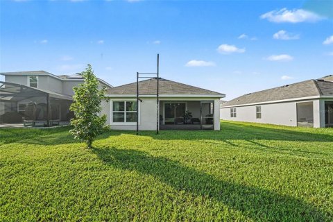 House in Dade City, Florida 3 bedrooms, 145.48 sq.m. № 2266316 - photo 13