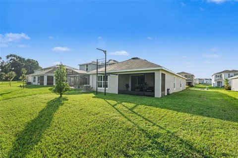 House in Dade City, Florida 3 bedrooms, 145.48 sq.m. № 2266316 - photo 30