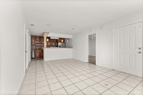 Adosado en venta en Altamonte Springs, Florida, 3 dormitorios, 107.67 m2 № 1657058 - foto 9