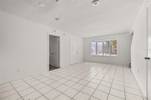 Adosado en venta en Altamonte Springs, Florida, 3 dormitorios, 107.67 m2 № 1657058 - foto 8
