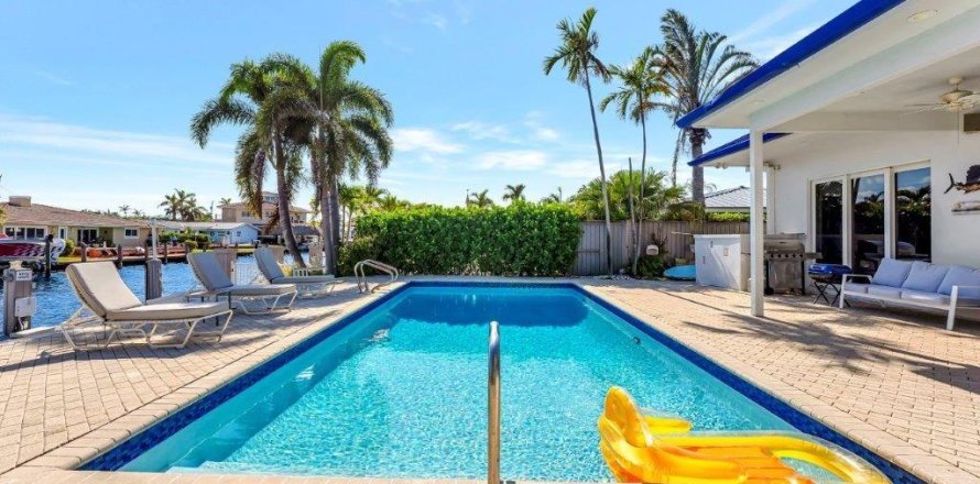 Villa ou maison à Pompano Beach, Floride 5 chambres № 1182275