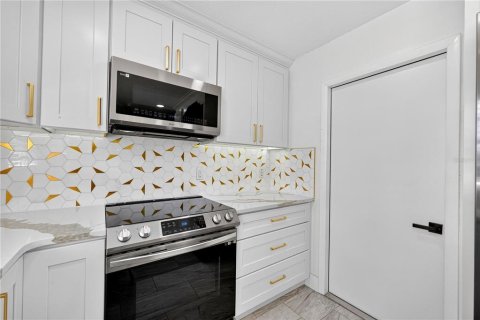 Villa ou maison à vendre à Deltona, Floride: 2 chambres, 95.13 m2 № 2151538 - photo 7