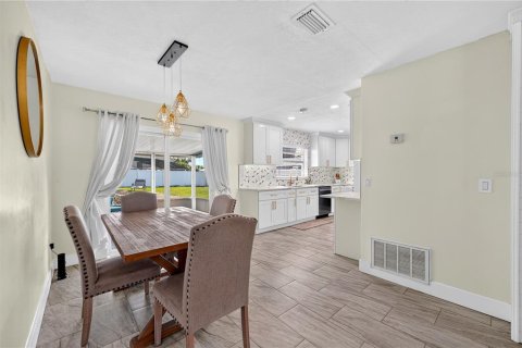 Villa ou maison à vendre à Deltona, Floride: 2 chambres, 95.13 m2 № 2151538 - photo 11