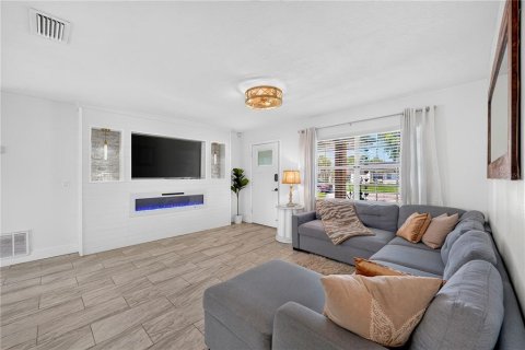 Villa ou maison à vendre à Deltona, Floride: 2 chambres, 95.13 m2 № 2151538 - photo 15