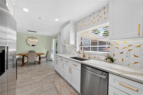 Villa ou maison à vendre à Deltona, Floride: 2 chambres, 95.13 m2 № 2151538 - photo 9