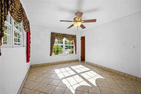 House in Gainesville, Florida 2 bedrooms, 124.21 sq.m. № 2215636 - photo 21
