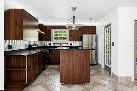 House in Gainesville, Florida 2 bedrooms, 124.21 sq.m. № 2215636 - photo 12