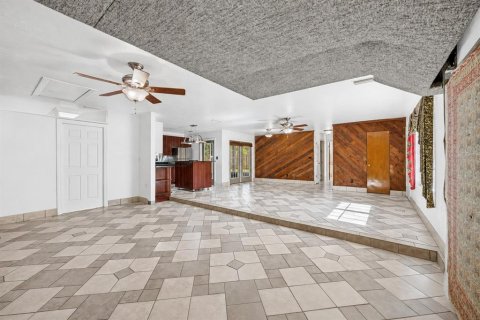 House in Gainesville, Florida 2 bedrooms, 124.21 sq.m. № 2215636 - photo 16