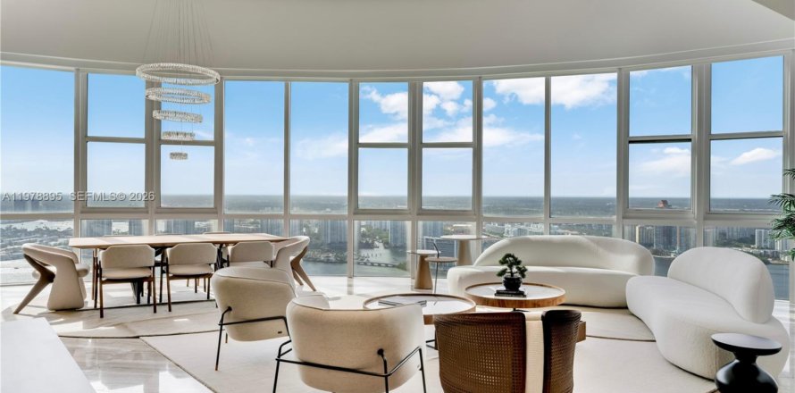 Кондоминиум с 6 спальнями в Санни-Айлс-Бич, Флорида № 2043990