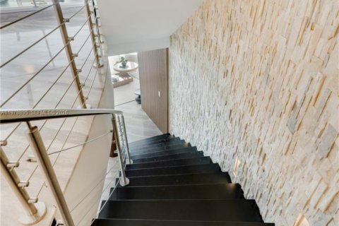 Купить кондоминиум в Санни-Айлс-Бич, Флорида 6 спален, 532.05м2, № 2043990 - фото 26