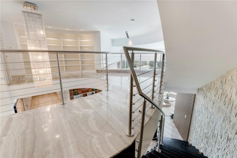 Купить кондоминиум в Санни-Айлс-Бич, Флорида 6 спален, 532.05м2, № 2043990 - фото 28