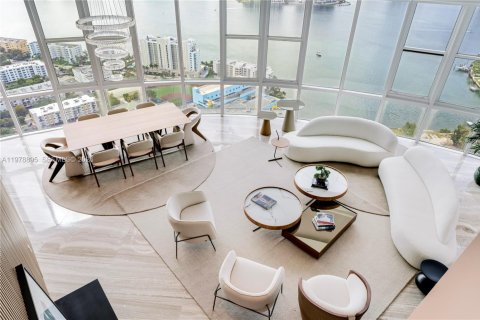 Купить кондоминиум в Санни-Айлс-Бич, Флорида 6 спален, 532.05м2, № 2043990 - фото 2