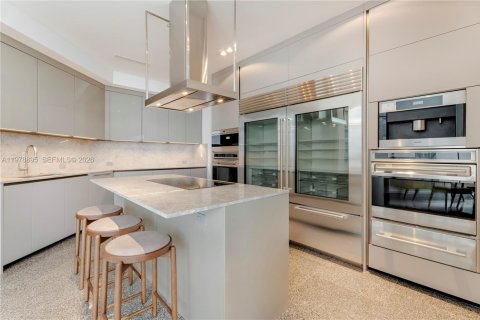 Купить кондоминиум в Санни-Айлс-Бич, Флорида 6 спален, 532.05м2, № 2043990 - фото 18