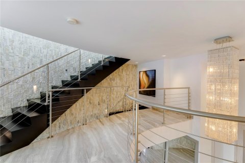 Купить кондоминиум в Санни-Айлс-Бич, Флорида 6 спален, 532.05м2, № 2043990 - фото 25