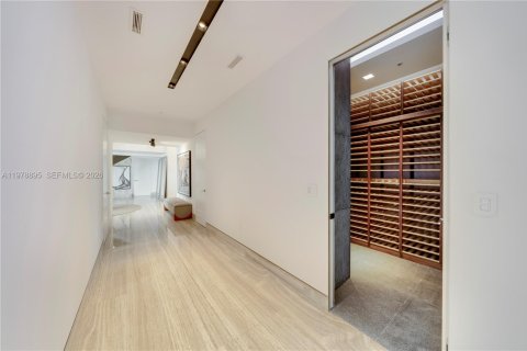 Купить кондоминиум в Санни-Айлс-Бич, Флорида 6 спален, 532.05м2, № 2043990 - фото 23