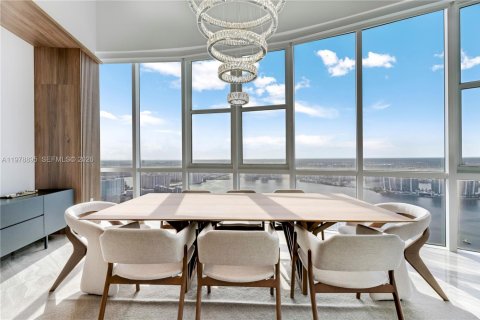 Купить кондоминиум в Санни-Айлс-Бич, Флорида 6 спален, 532.05м2, № 2043990 - фото 10