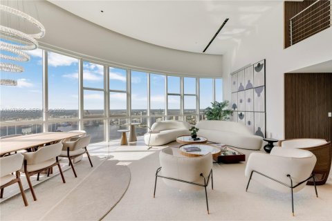 Купить кондоминиум в Санни-Айлс-Бич, Флорида 6 спален, 532.05м2, № 2043990 - фото 5