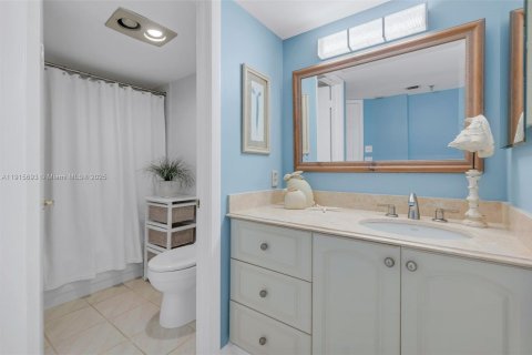 Купить кондоминиум в Помпано-Бич, Флорида 2 спальни, 113.34м2, № 2016947 - фото 24