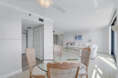 Купить кондоминиум в Помпано-Бич, Флорида 2 спальни, 113.34м2, № 2016947 - фото 14