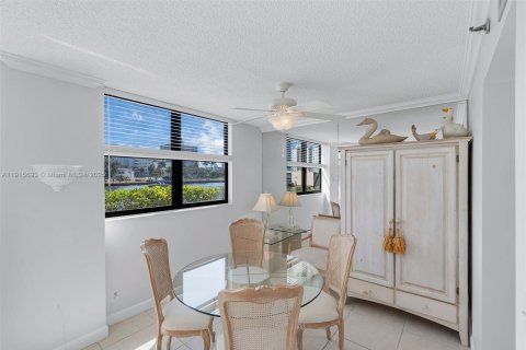 Купить кондоминиум в Помпано-Бич, Флорида 2 спальни, 113.34м2, № 2016947 - фото 12