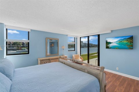 Купить кондоминиум в Помпано-Бич, Флорида 2 спальни, 113.34м2, № 2016947 - фото 19