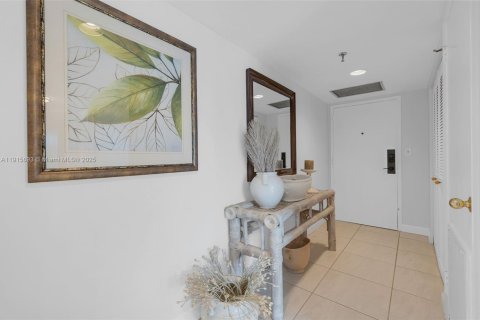 Купить кондоминиум в Помпано-Бич, Флорида 2 спальни, 113.34м2, № 2016947 - фото 26