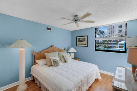 Купить кондоминиум в Помпано-Бич, Флорида 2 спальни, 113.34м2, № 2016947 - фото 21