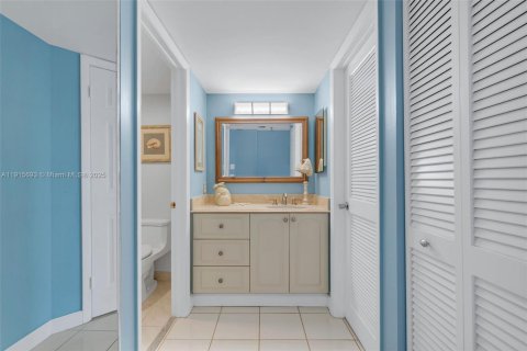 Купить кондоминиум в Помпано-Бич, Флорида 2 спальни, 113.34м2, № 2016947 - фото 23