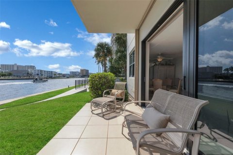 Condo à Pompano Beach, Floride, 2 chambres  № 2016947