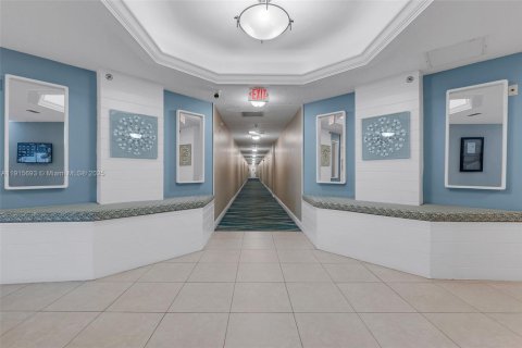 Купить кондоминиум в Помпано-Бич, Флорида 2 спальни, 113.34м2, № 2016947 - фото 28