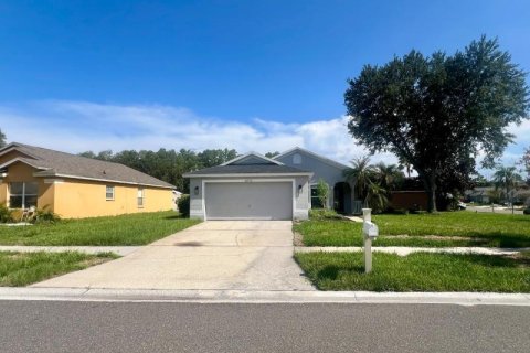 House in Wesley Chapel, Florida 3 bedrooms, 131.18 sq.m. № 2216352